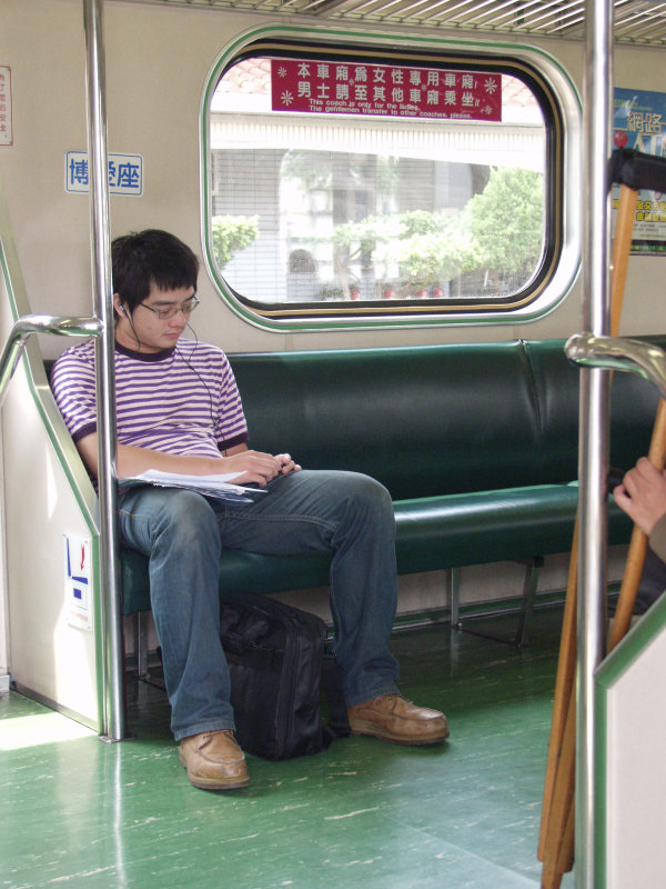 台灣鐵路旅遊攝影電車-區間車女性專用車廂攝影照片2
