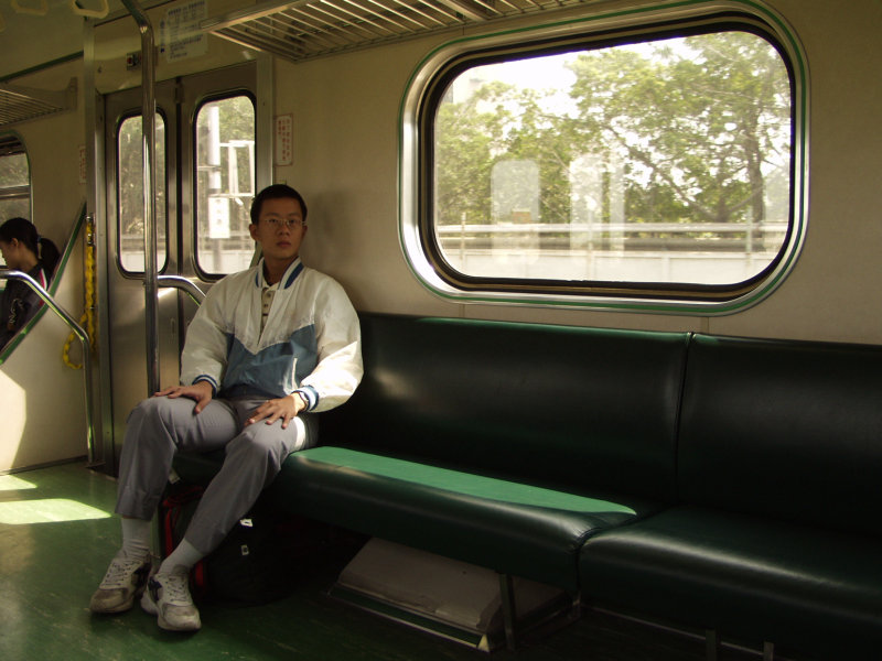 台灣鐵路旅遊攝影電車-區間車旅客特寫2002攝影照片2