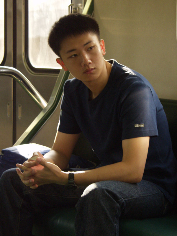 台灣鐵路旅遊攝影電車-區間車旅客特寫2002攝影照片14