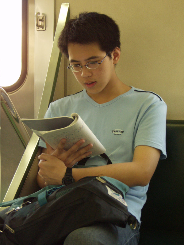 台灣鐵路旅遊攝影電車-區間車旅客特寫2002攝影照片21