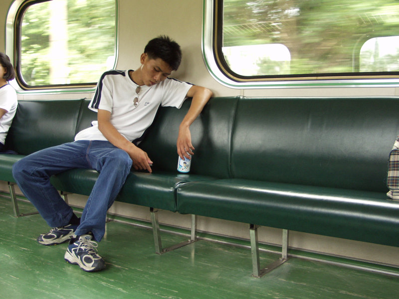台灣鐵路旅遊攝影電車-區間車旅客特寫2002攝影照片23