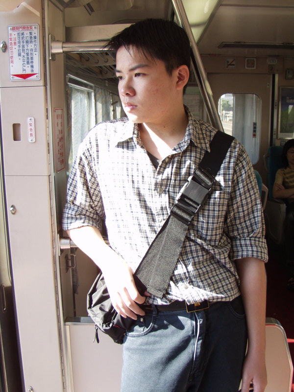 台灣鐵路旅遊攝影電車-區間車旅客特寫2003攝影照片33