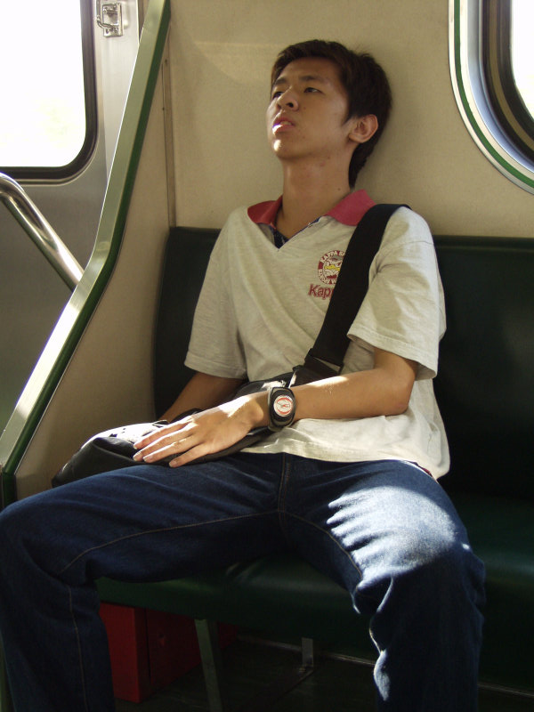 台灣鐵路旅遊攝影電車-區間車旅客特寫2003攝影照片47