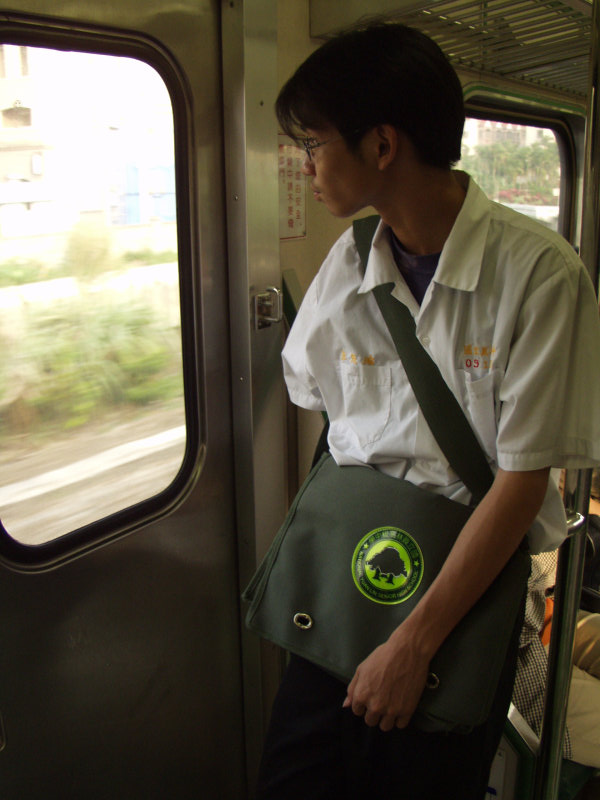 台灣鐵路旅遊攝影電車-區間車旅客特寫2003攝影照片48