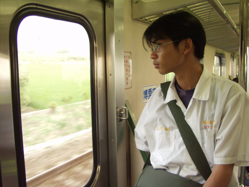 台灣鐵路旅遊攝影電車-區間車旅客特寫2003攝影照片50