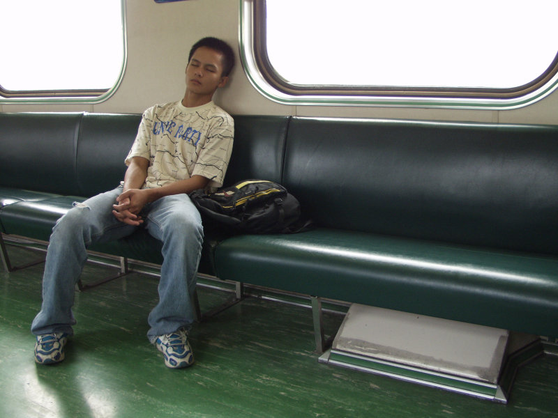 台灣鐵路旅遊攝影電車-區間車旅客特寫2003攝影照片51