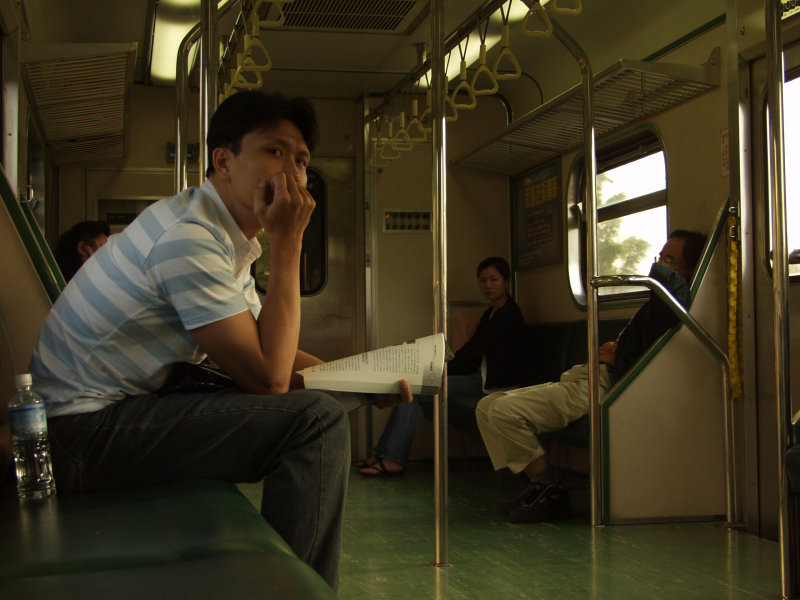 台灣鐵路旅遊攝影電車-區間車旅客特寫2003攝影照片70