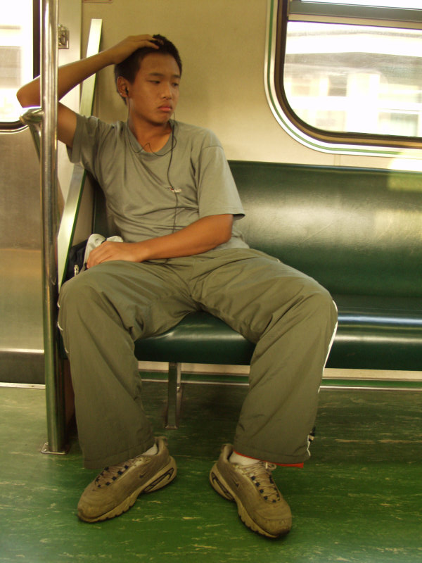 台灣鐵路旅遊攝影電車-區間車旅客特寫2003攝影照片72