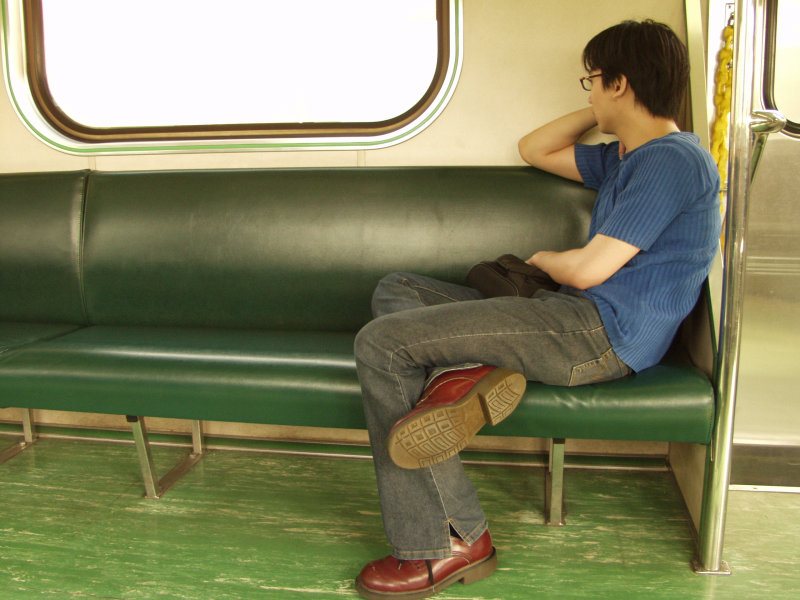 台灣鐵路旅遊攝影電車-區間車旅客特寫2003攝影照片77