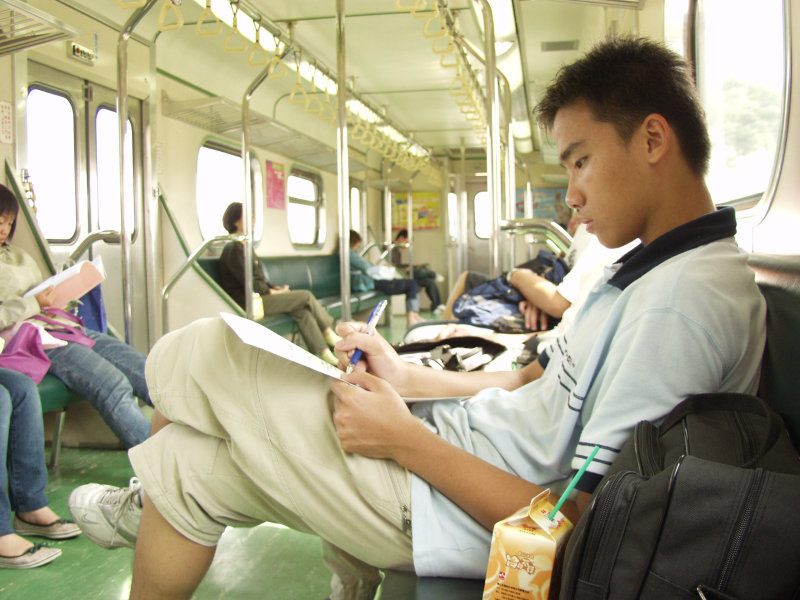 台灣鐵路旅遊攝影電車-區間車旅客特寫2003攝影照片93