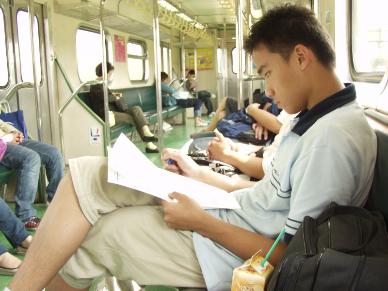 台灣鐵路旅遊攝影電車-區間車旅客特寫2003攝影照片95