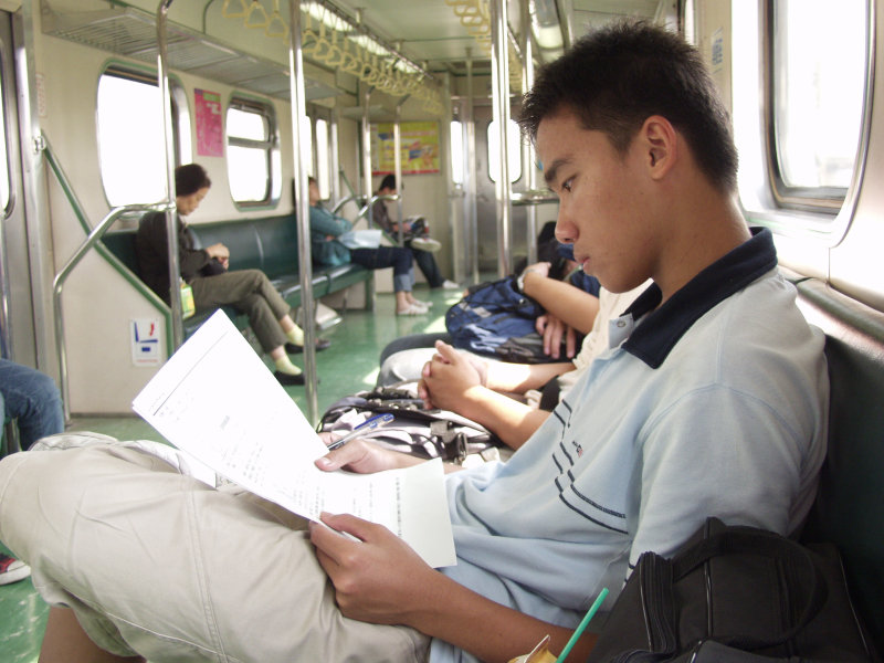 台灣鐵路旅遊攝影電車-區間車旅客特寫2003攝影照片99