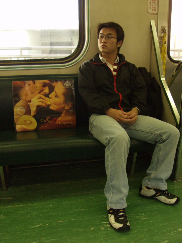 台灣鐵路旅遊攝影電車-區間車旅客特寫2003攝影照片104