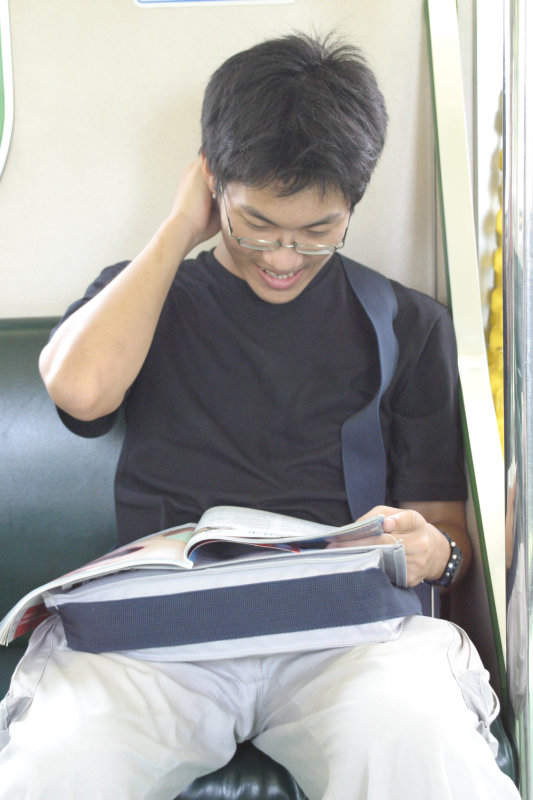 台灣鐵路旅遊攝影電車-區間車旅客特寫2004攝影照片7