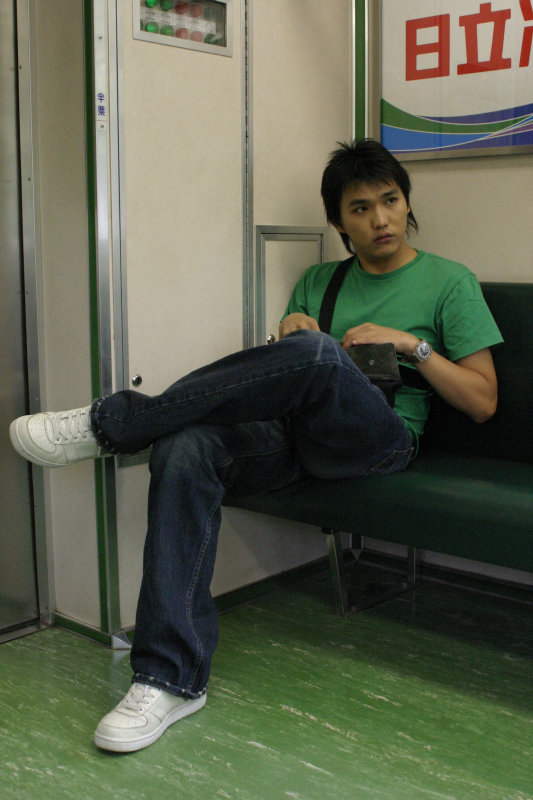 台灣鐵路旅遊攝影電車-區間車旅客特寫2004攝影照片15