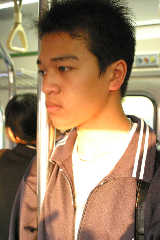 台灣鐵路旅遊攝影電車-區間車旅客特寫2004攝影照片45