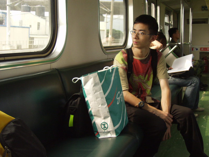 台灣鐵路旅遊攝影電車-區間車旅客特寫2004攝影照片68