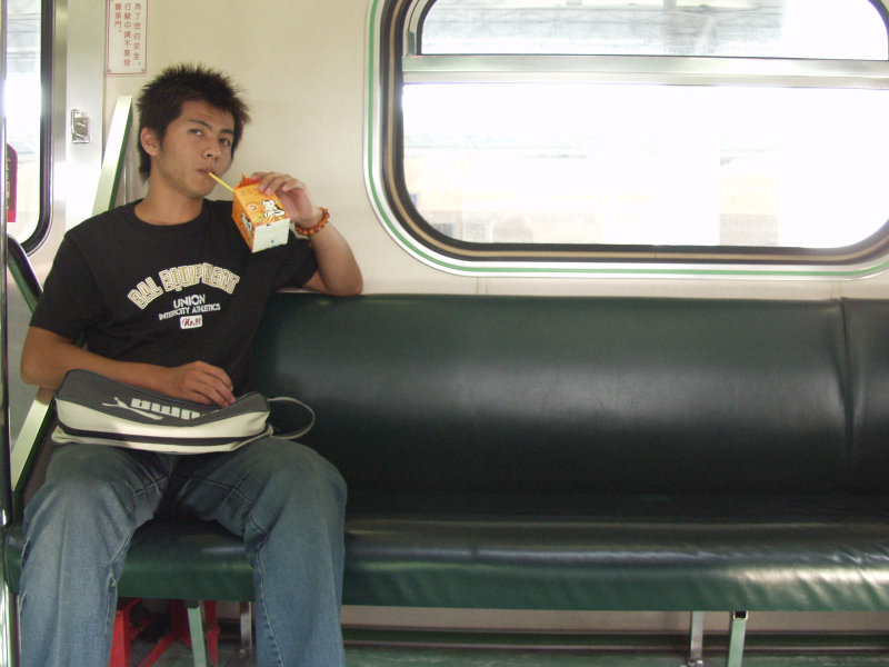 台灣鐵路旅遊攝影電車-區間車旅客特寫2004攝影照片70