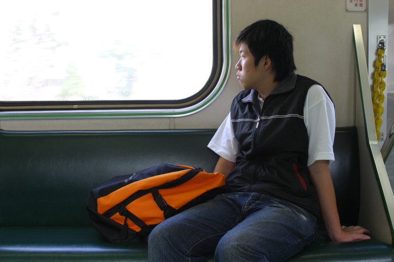 台灣鐵路旅遊攝影電車-區間車旅客特寫2005攝影照片33