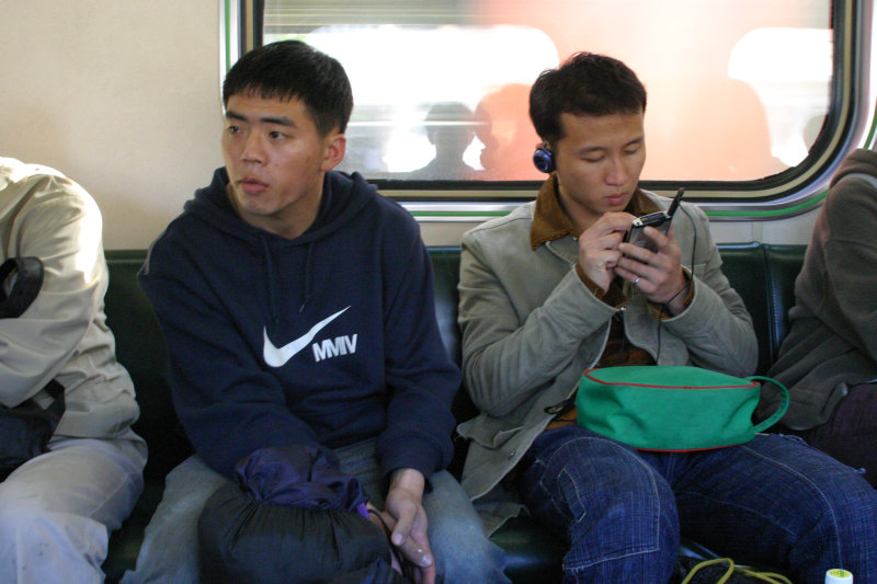 台灣鐵路旅遊攝影電車-區間車旅客特寫2005攝影照片39