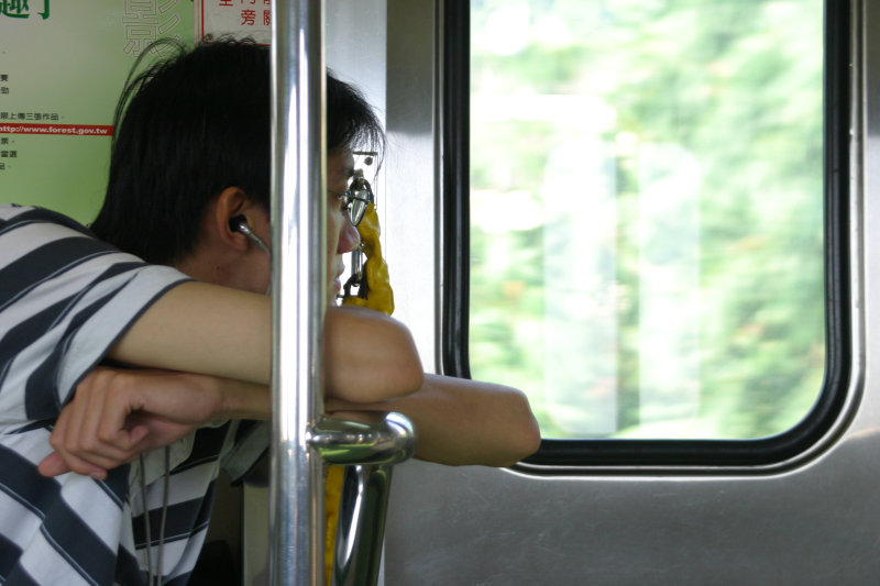 台灣鐵路旅遊攝影電車-區間車旅客特寫2005攝影照片44