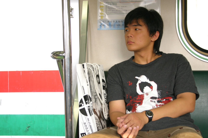 台灣鐵路旅遊攝影電車-區間車旅客特寫2005攝影照片54