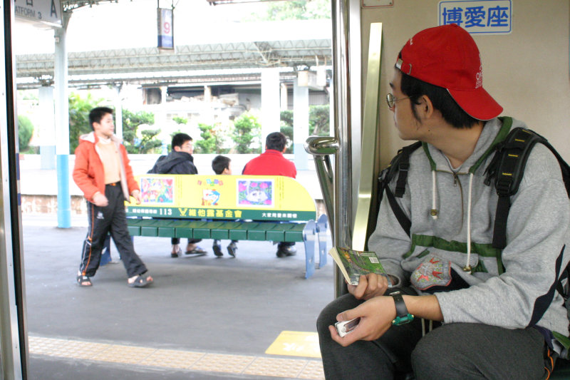 台灣鐵路旅遊攝影電車-區間車旅客特寫2005攝影照片59