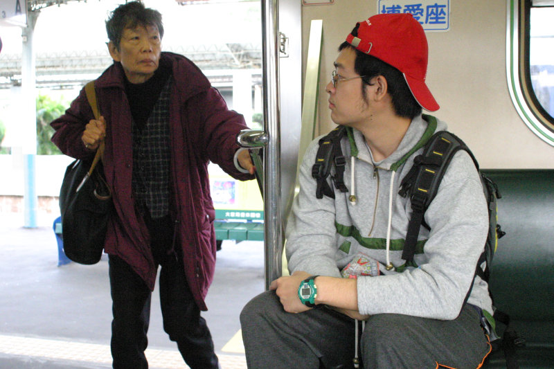 台灣鐵路旅遊攝影電車-區間車旅客特寫2005攝影照片63