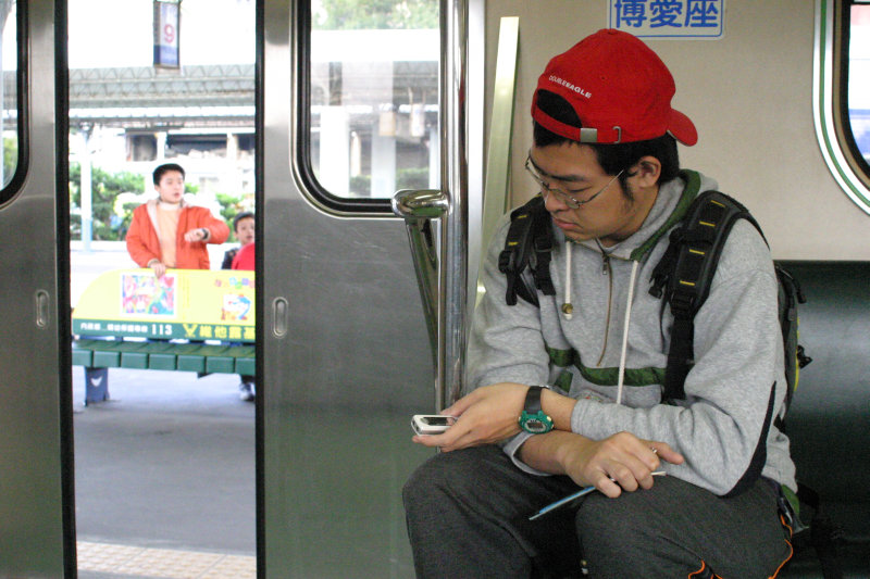 台灣鐵路旅遊攝影電車-區間車旅客特寫2005攝影照片68