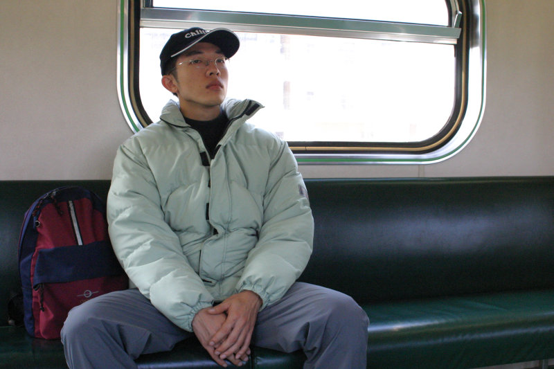 台灣鐵路旅遊攝影電車-區間車旅客特寫2005攝影照片92