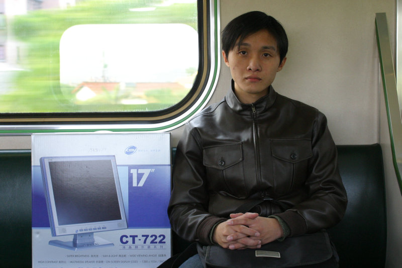 台灣鐵路旅遊攝影電車-區間車旅客特寫2005攝影照片93