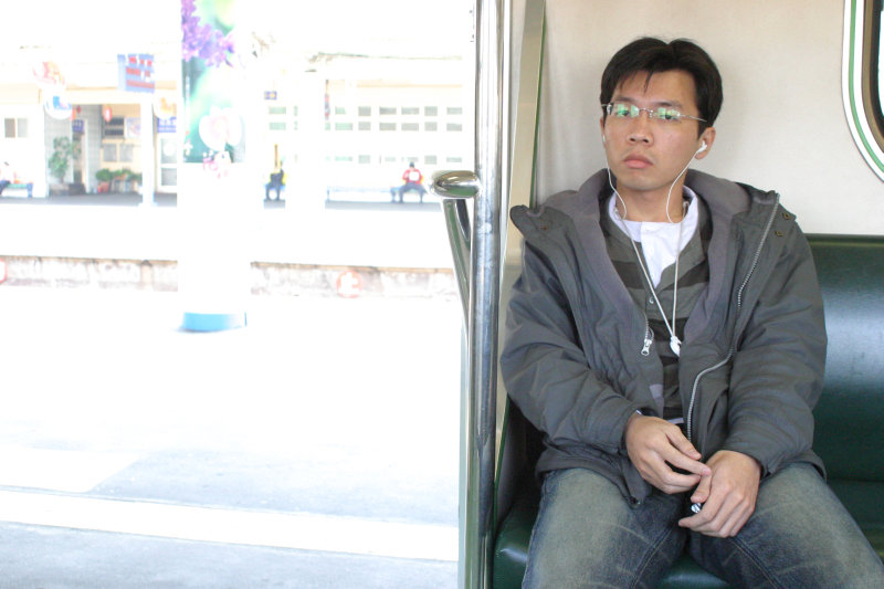 台灣鐵路旅遊攝影電車-區間車旅客特寫2005攝影照片108