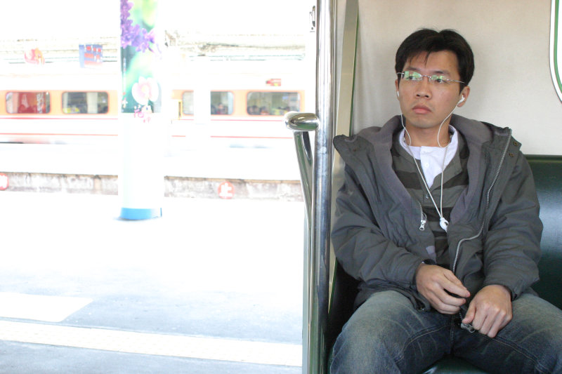 台灣鐵路旅遊攝影電車-區間車旅客特寫2005攝影照片110