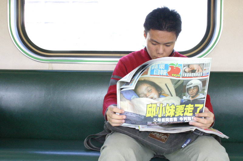台灣鐵路旅遊攝影電車-區間車旅客特寫2005攝影照片121