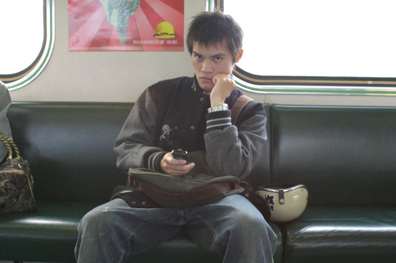 台灣鐵路旅遊攝影電車-區間車旅客特寫2005攝影照片155