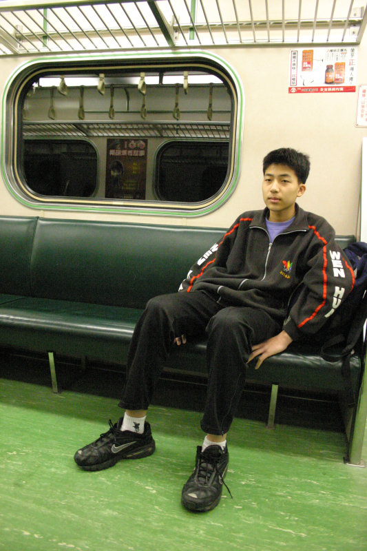 台灣鐵路旅遊攝影電車-區間車旅客特寫2005攝影照片168