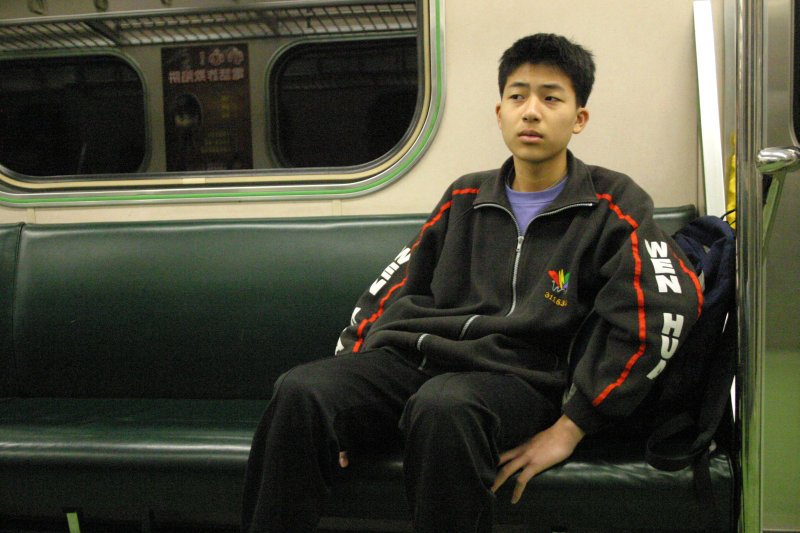 台灣鐵路旅遊攝影電車-區間車旅客特寫2005攝影照片169
