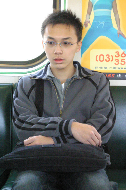 台灣鐵路旅遊攝影電車-區間車旅客特寫2005攝影照片180