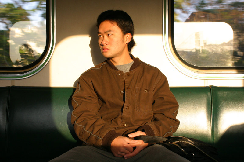 台灣鐵路旅遊攝影電車-區間車旅客特寫2005攝影照片185