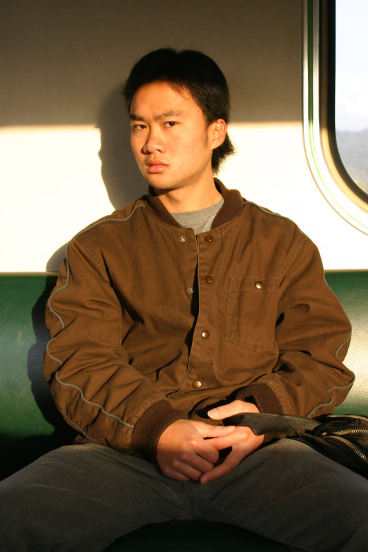 台灣鐵路旅遊攝影電車-區間車旅客特寫2005攝影照片186