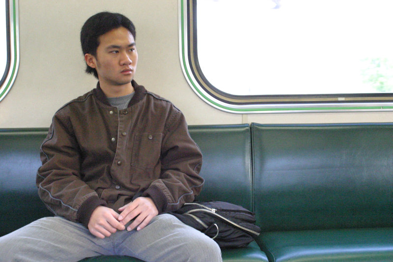 台灣鐵路旅遊攝影電車-區間車旅客特寫2005攝影照片191