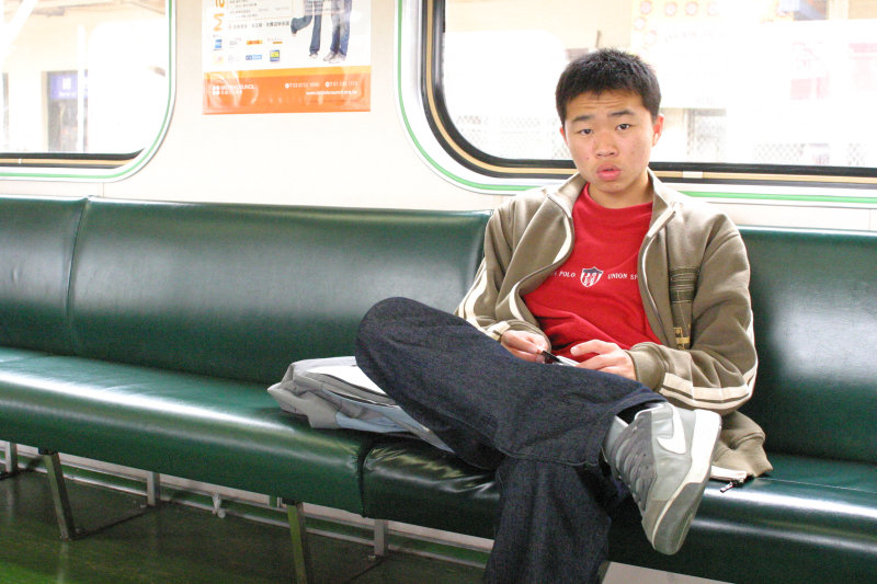 台灣鐵路旅遊攝影電車-區間車旅客特寫2005攝影照片210