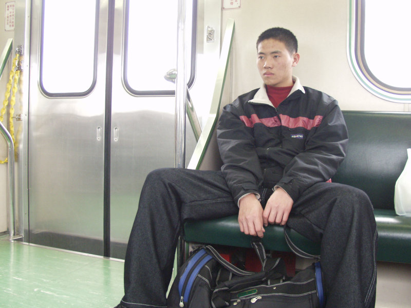 台灣鐵路旅遊攝影電車-區間車旅客特寫2005攝影照片218