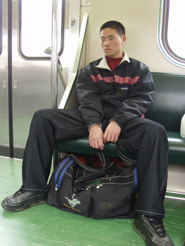 台灣鐵路旅遊攝影電車-區間車旅客特寫2005攝影照片219