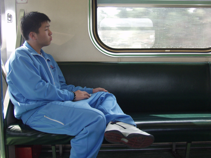 台灣鐵路旅遊攝影電車-區間車旅客特寫2005攝影照片227