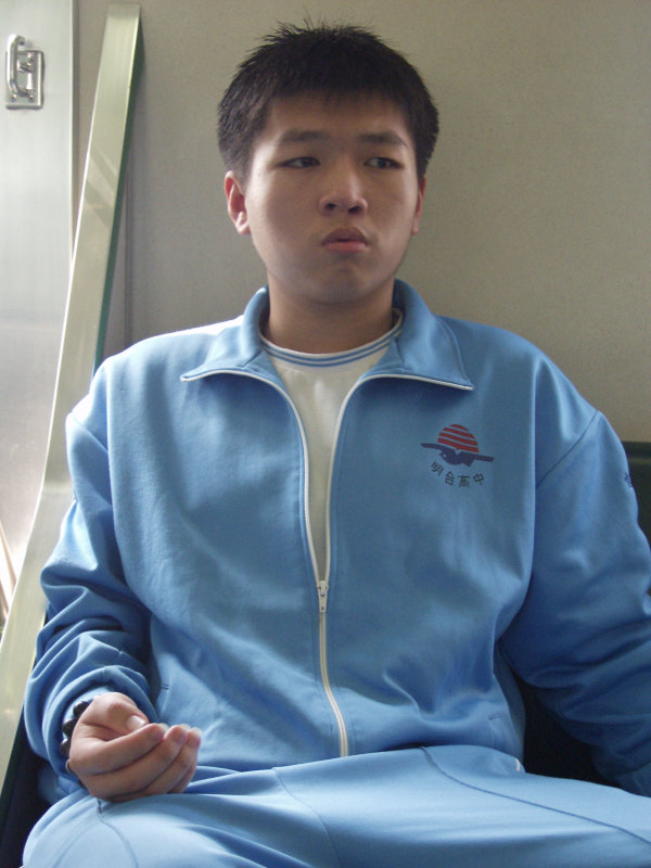 台灣鐵路旅遊攝影電車-區間車旅客特寫2005攝影照片228