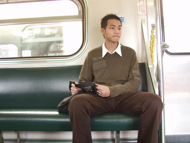 台灣鐵路旅遊攝影電車-區間車旅客特寫2005攝影照片233