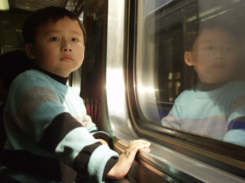 台灣鐵路旅遊攝影電車-區間車旅客特寫2005攝影照片240