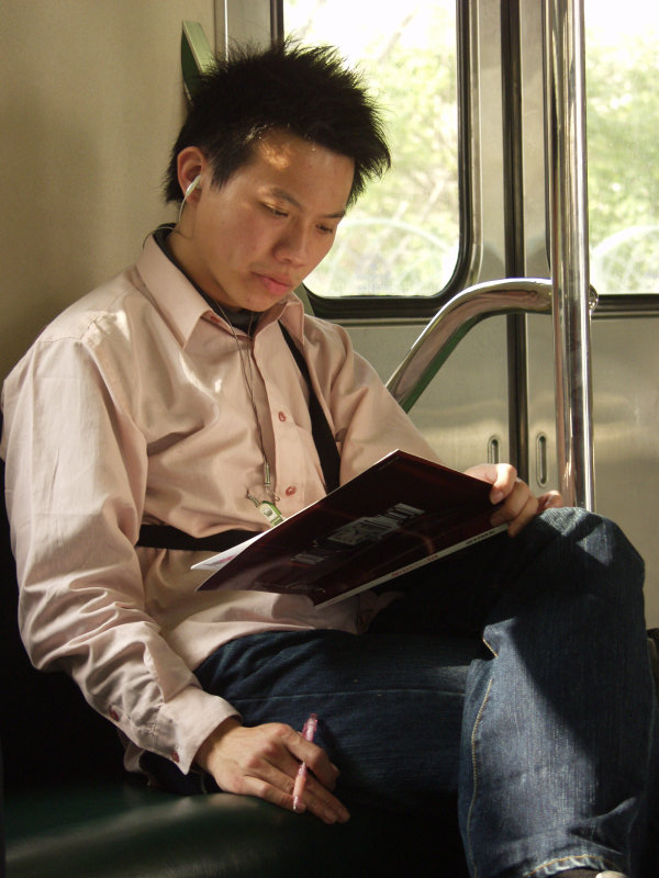 台灣鐵路旅遊攝影電車-區間車旅客特寫2005攝影照片247