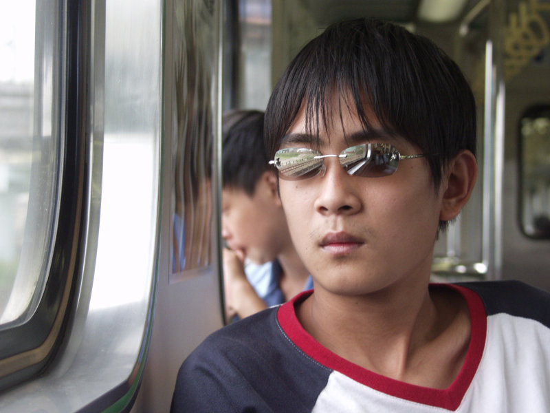 台灣鐵路旅遊攝影電車-區間車旅客特寫2005攝影照片267